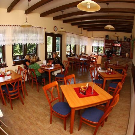 Yacht Club Barrandov 호텔 Kožlí u Orlíka 외부 사진