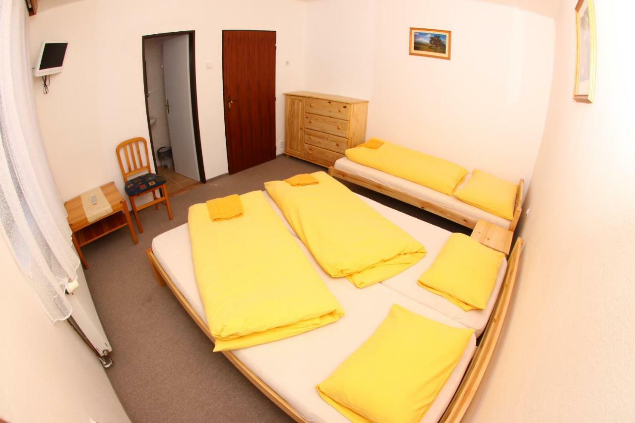 Yacht Club Barrandov 호텔 Kožlí u Orlíka 외부 사진