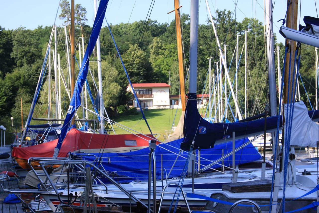 Yacht Club Barrandov 호텔 Kožlí u Orlíka 외부 사진