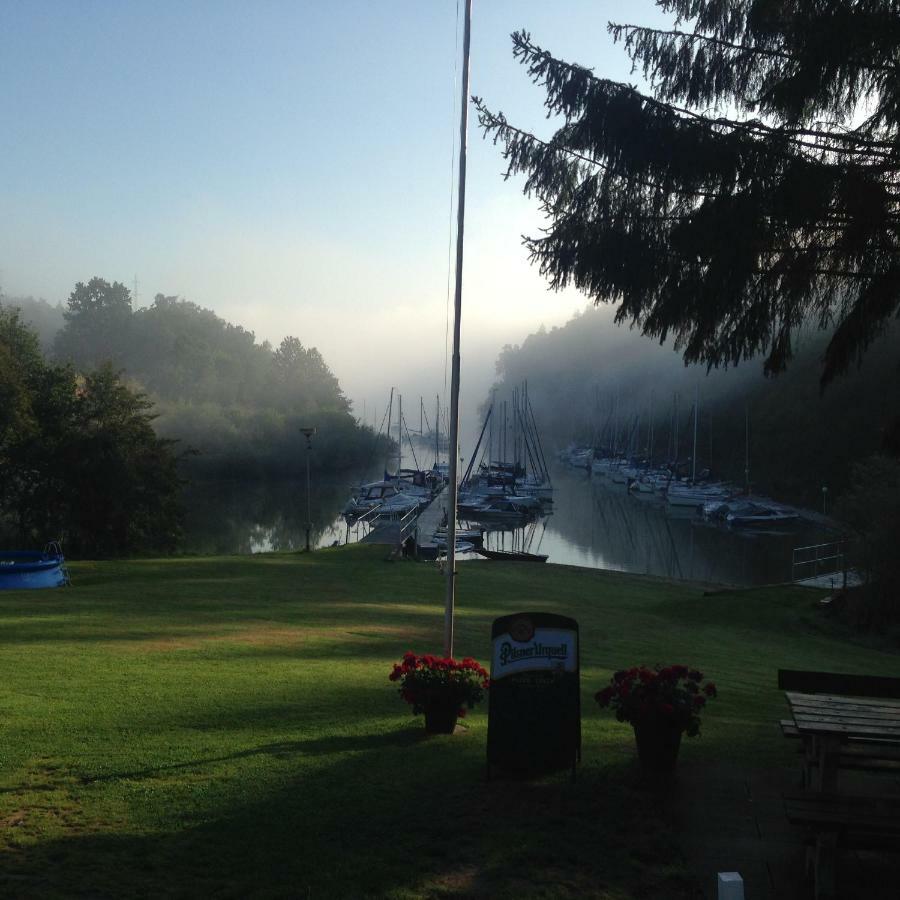 Yacht Club Barrandov 호텔 Kožlí u Orlíka 외부 사진